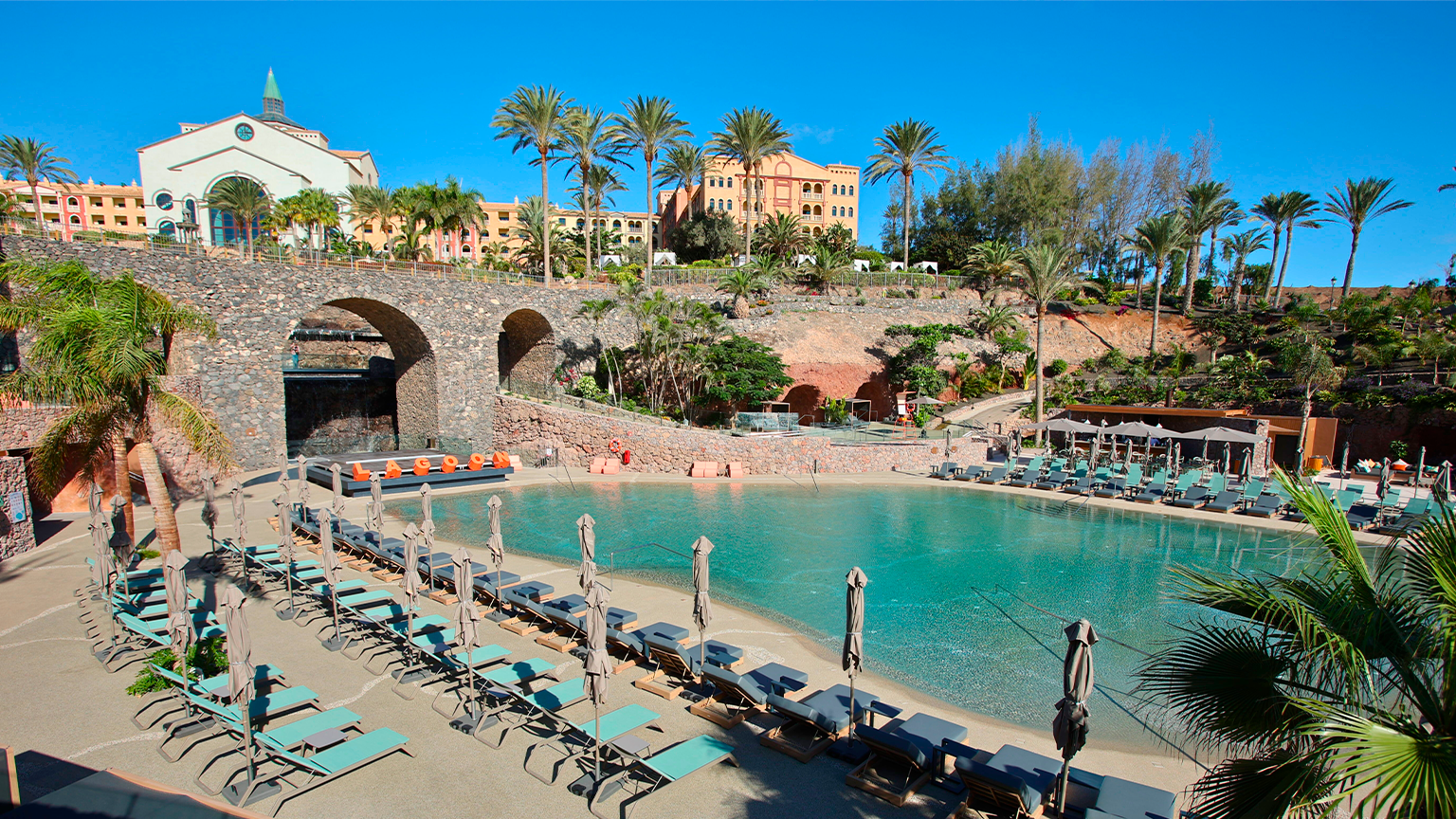 R2-Hotels-Lagoon-Beach-Club-Why-Creative-Agency